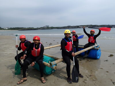 Raft building team